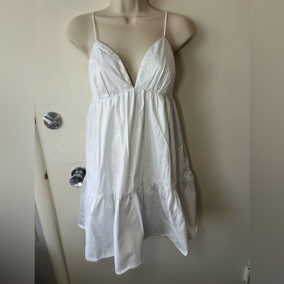 Elegant White Spaghetti Strap Dress size Medium - Picture 6 of 8